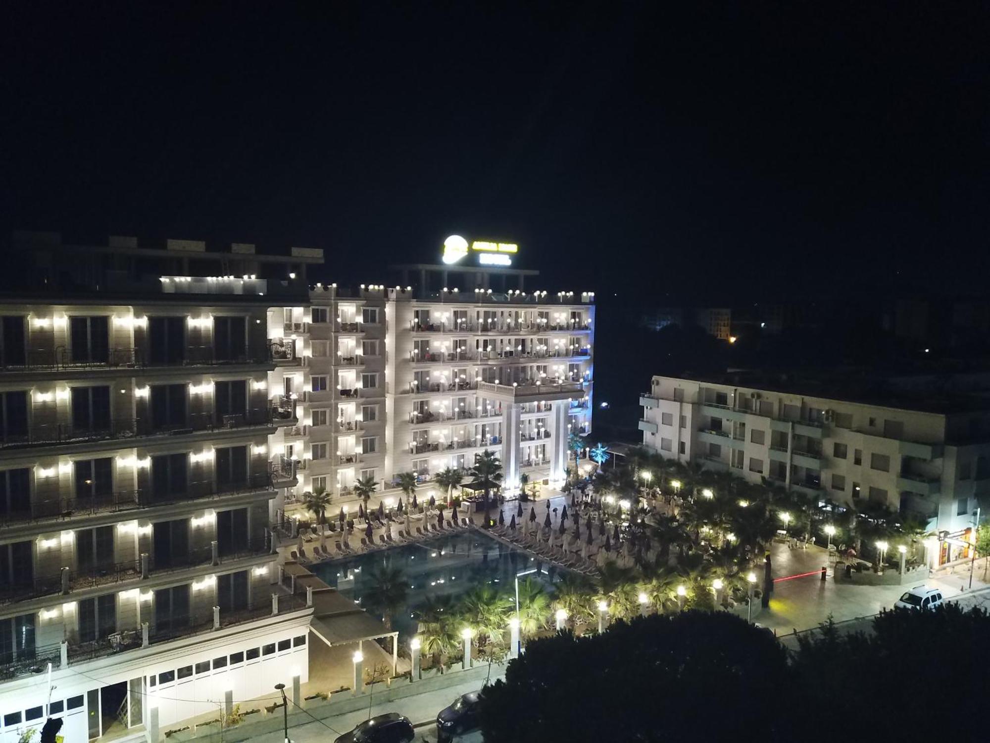 Amelia Mare Golem (Tirana)